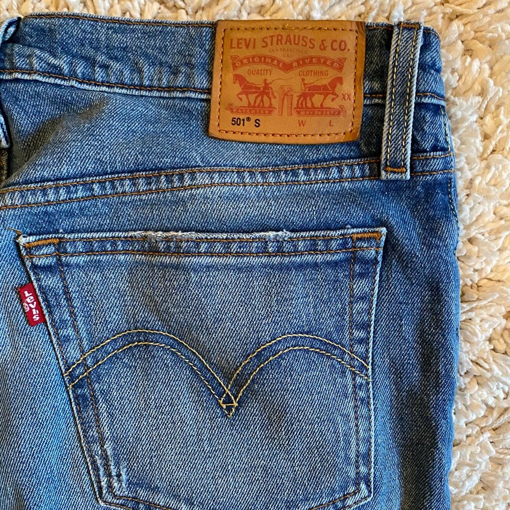 Levi's 501 Skinnies Size 28 Slightly Distressed